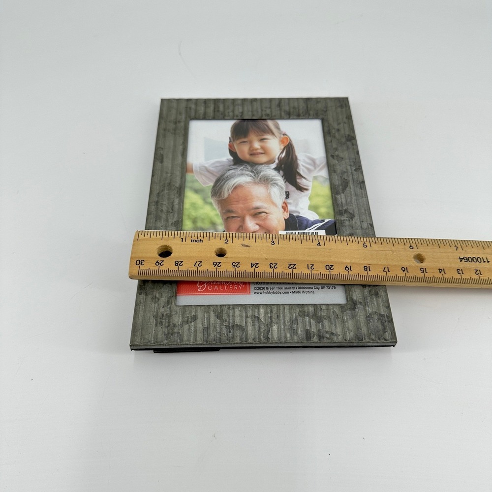 Green Tree Gallery 4x6 Corrugated Galvanized Metal Rustic Farmhouse Photo Frame - Picture 5 of 7